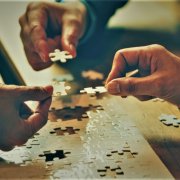 Mensen puzzelen mo kosten van het pensioenakkoord te beperken